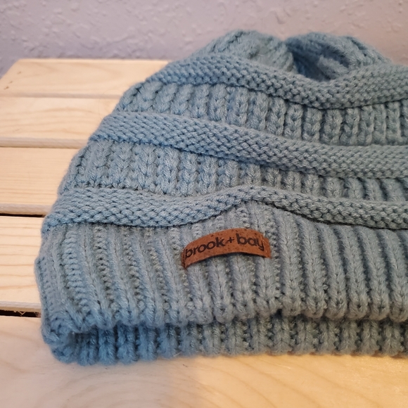 BROOKE & BAY Blue Beanie - Picture 2 of 3